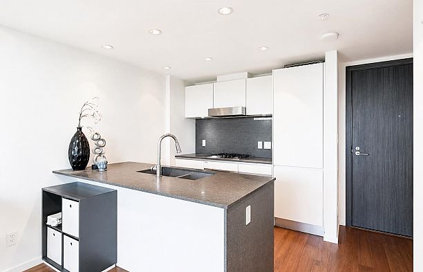 907 8488 Cornish Street S.W. Marine