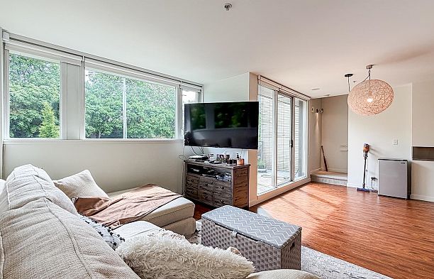 390 E 11th Avenue Mount Pleasant VE