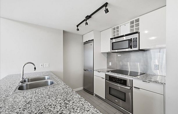 1605 788 Hamilton Street Downtown VW