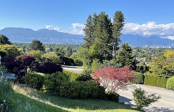 4679 Puget Drive MacKenzie Heights