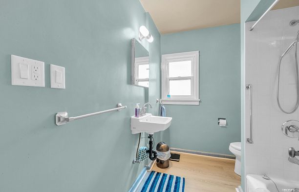 2245 W 22nd Avenue Arbutus