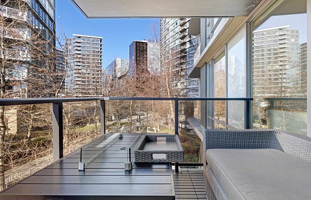 305 8 Smithe Mews Yaletown