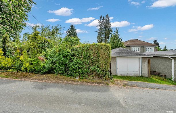 2245 W 22nd Avenue Arbutus