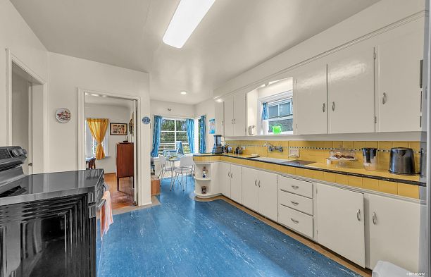 2245 W 22nd Avenue Arbutus