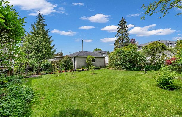 2245 W 22nd Avenue Arbutus