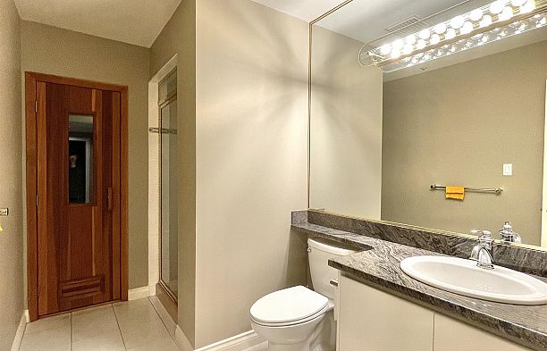 1120 W 58th Avenue South Granville