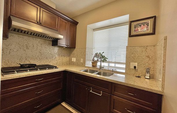 1120 W 58th Avenue South Granville