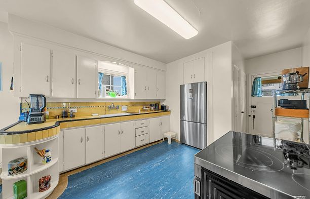 2245 W 22nd Avenue Arbutus