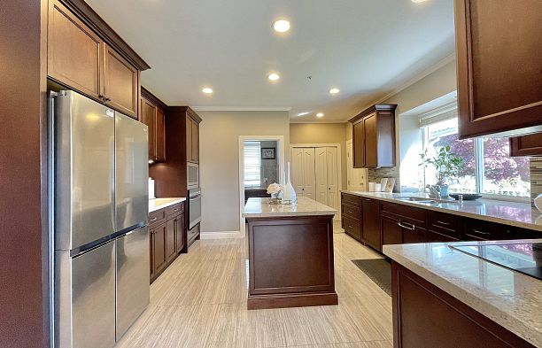 1120 W 58th Avenue South Granville