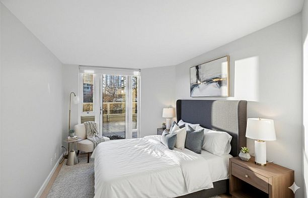 305 8 Smithe Mews Yaletown
