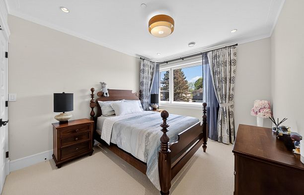 2664 W 22 Avenue Arbutus