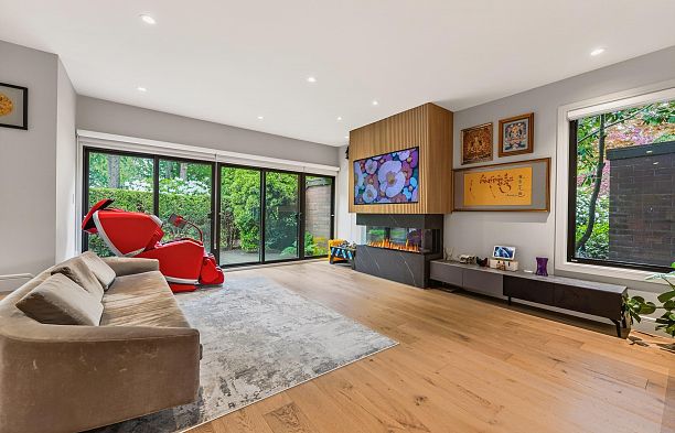 423 Greensboro Place South Cambie