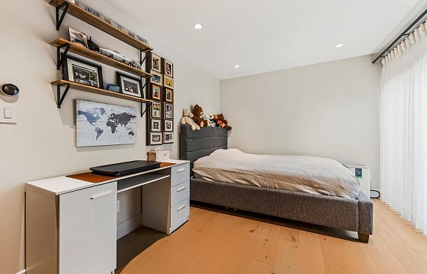 423 Greensboro Place South Cambie