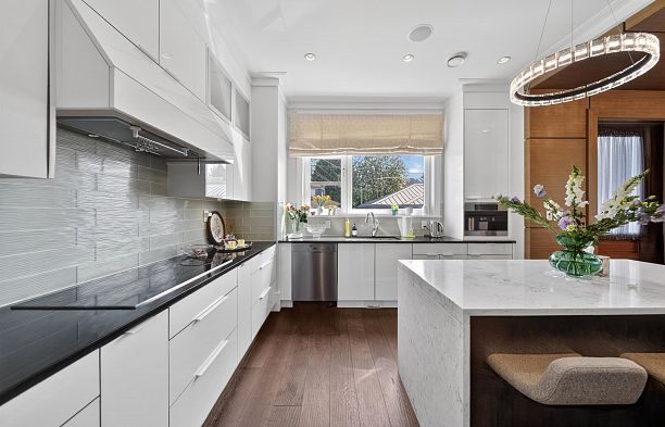 2664 W 22 Avenue Arbutus