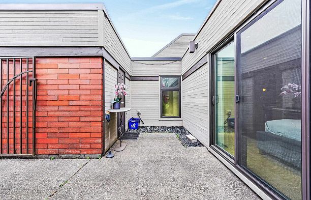 423 Greensboro Place South Cambie