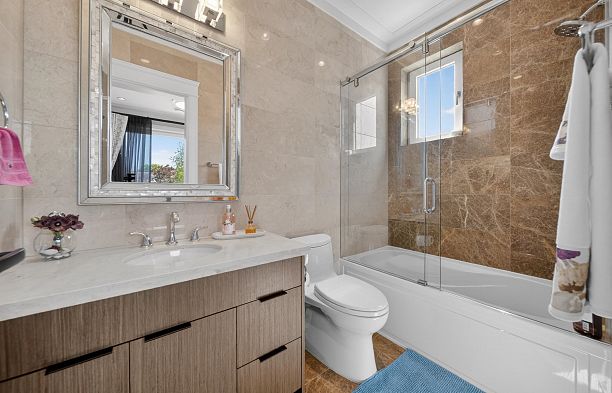 2664 W 22 Avenue Arbutus
