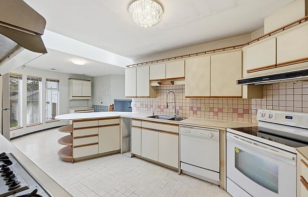 6709 Ash Street South Cambie
