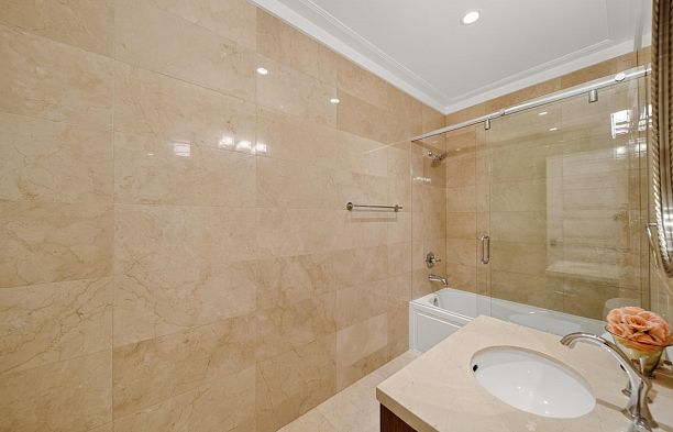 2664 W 22 Avenue Arbutus