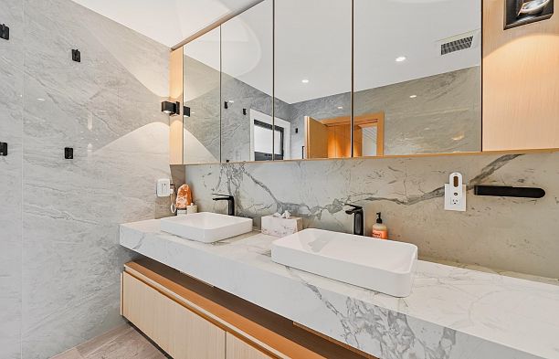 423 Greensboro Place South Cambie