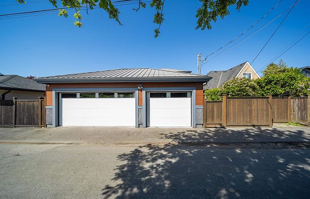 2664 W 22 Avenue Arbutus
