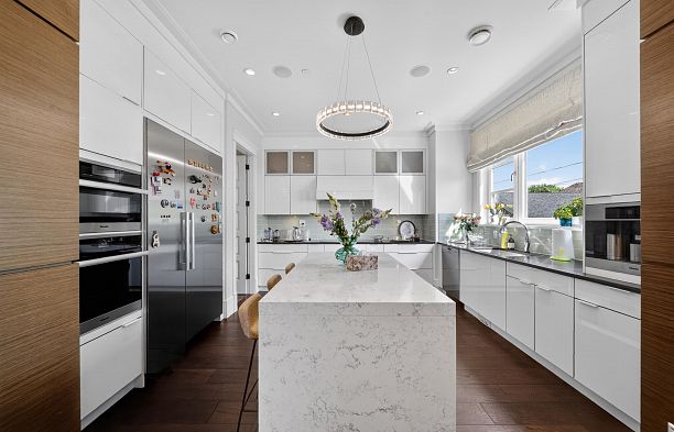 2664 W 22 Avenue Arbutus