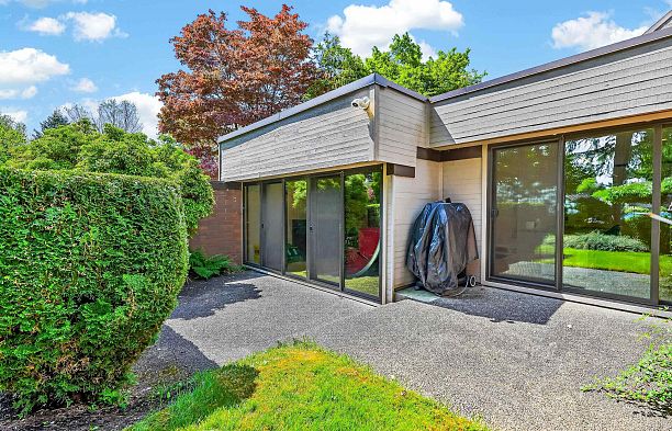 423 Greensboro Place South Cambie