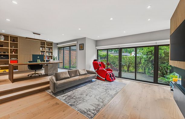 423 Greensboro Place South Cambie