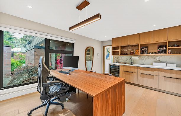 423 Greensboro Place South Cambie