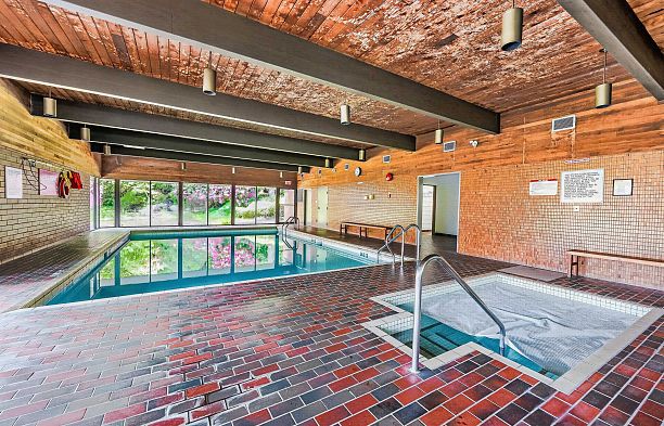423 Greensboro Place South Cambie