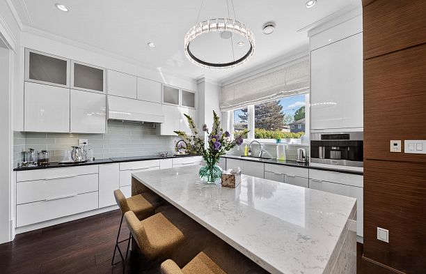 2664 W 22 Avenue Arbutus