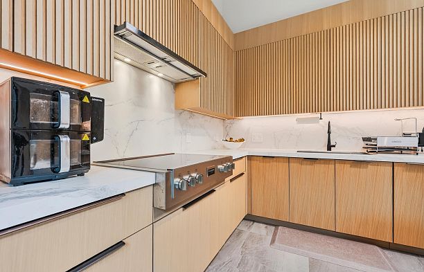 423 Greensboro Place South Cambie