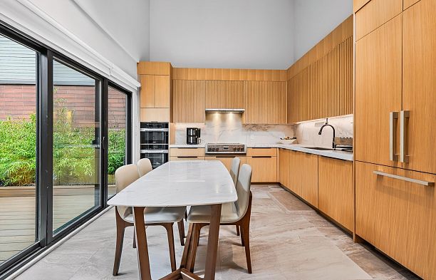 423 Greensboro Place South Cambie
