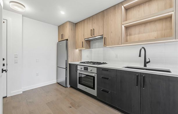 310 6859 Cambie Street South Cambie