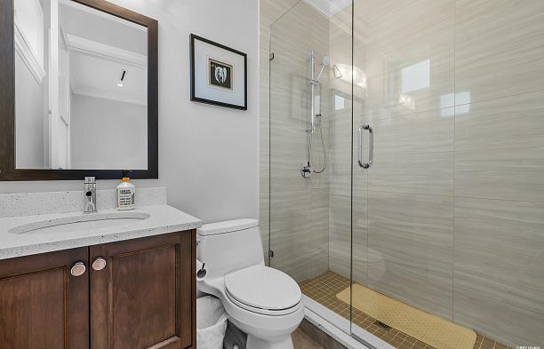 7458 Maple Street S.W. Marine
