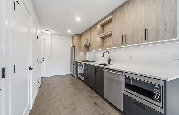 310 6859 Cambie Street South Cambie