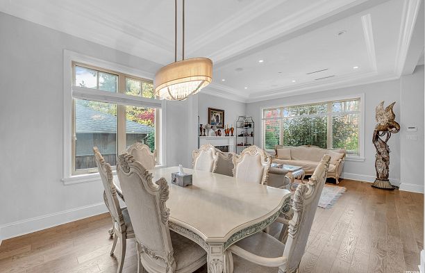 7458 Maple Street S.W. Marine