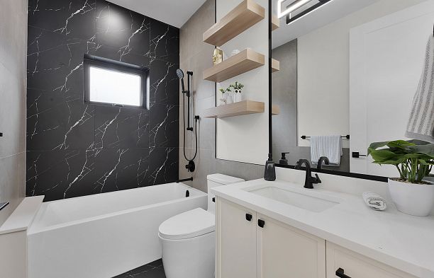 2 182 Ontario Place Main