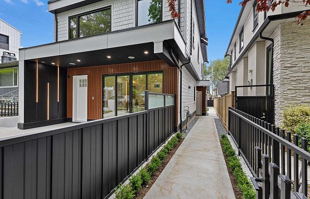 2 182 Ontario Place Main