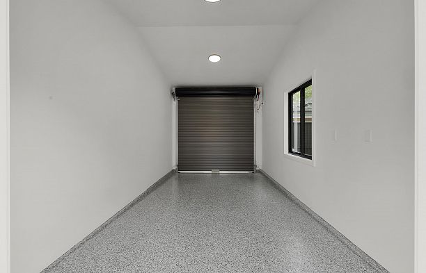 2 182 Ontario Place Main