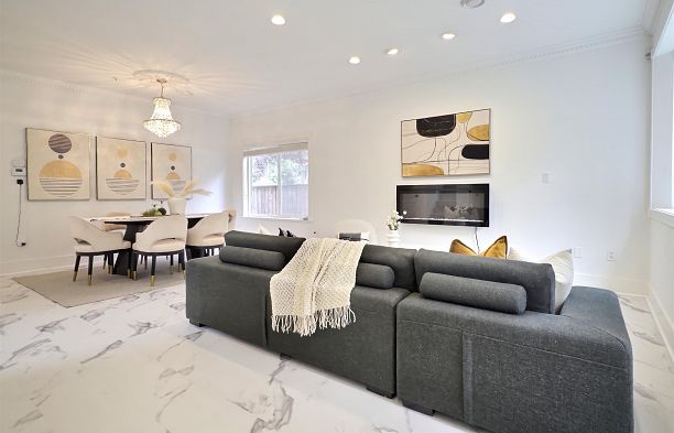 2709 W 37th Avenue MacKenzie Heights