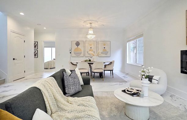 2709 W 37th Avenue MacKenzie Heights