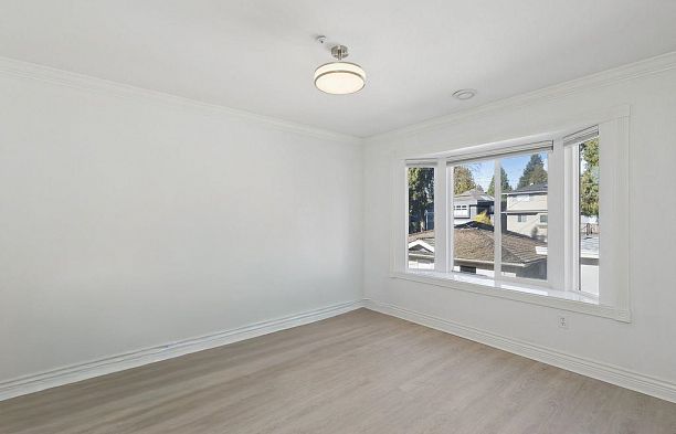 2709 W 37th Avenue MacKenzie Heights