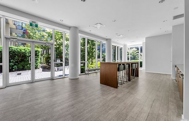 610 88 W 1st Avenue False Creek