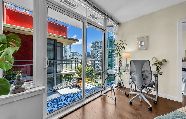 610 88 W 1st Avenue False Creek