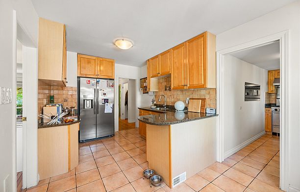 2323 W 23rd Avenue Arbutus