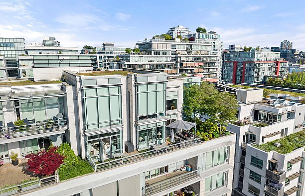 801 77 Walter Hardwick Avenue False Creek