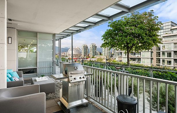 801 77 Walter Hardwick Avenue False Creek