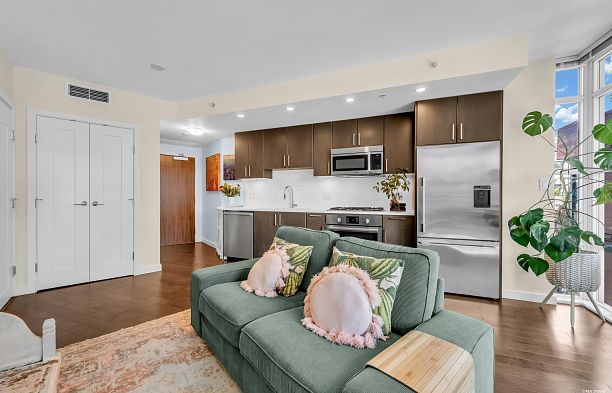 610 88 W 1st Avenue False Creek