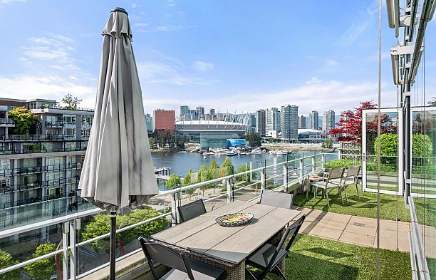 801 77 Walter Hardwick Avenue False Creek
