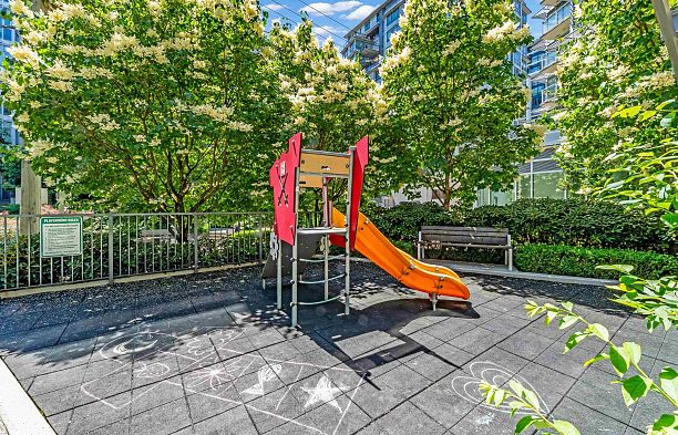 610 88 W 1st Avenue False Creek